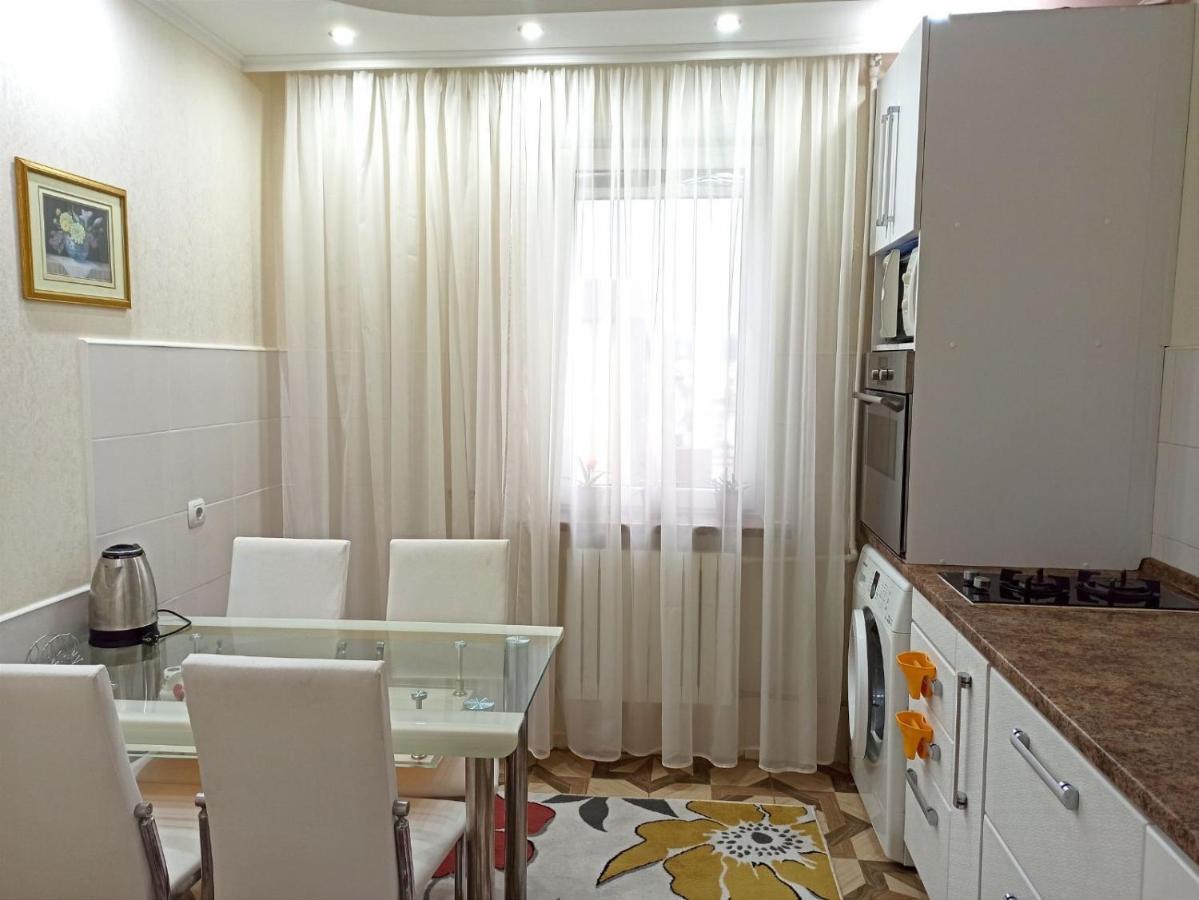 Apartment Ecaterina キシナウ エクステリア 写真